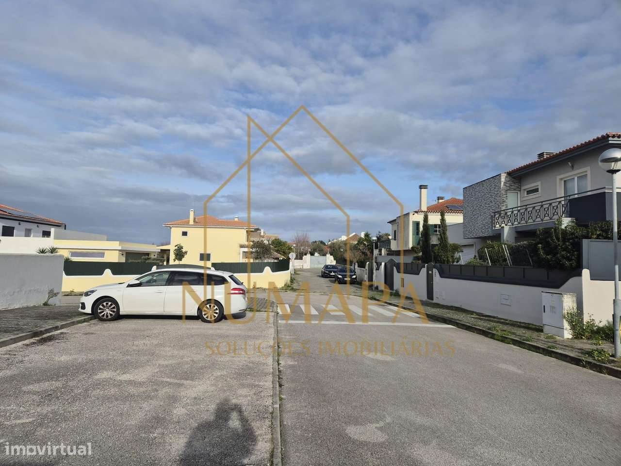 Moradia Isolada T4 com Piscina EM PROJECTO-7