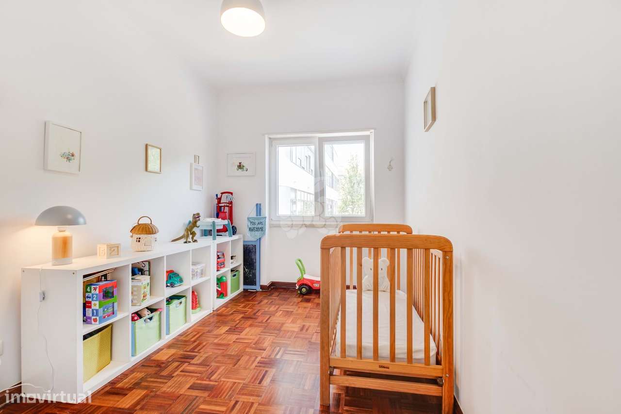 Apartamento T4 Remodelado-21