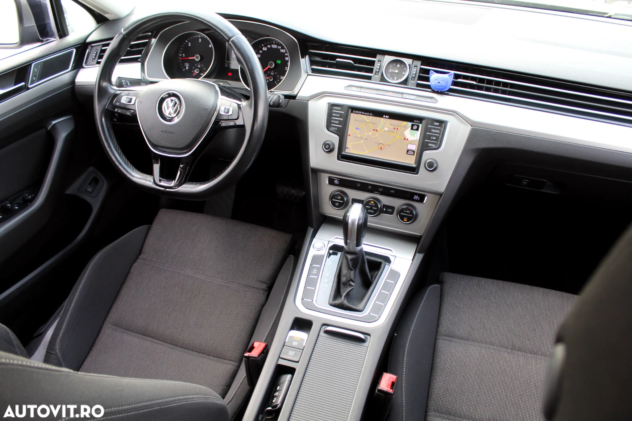 Volkswagen Passat Variant 1.6 TDI SCR DSG Comfortline - 8