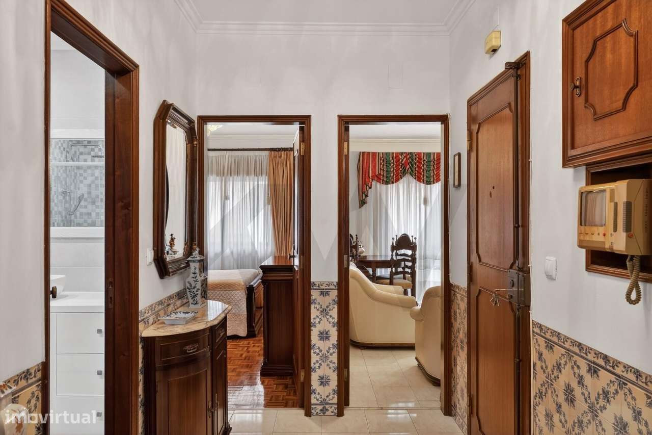 T2 junto à estação de Comboios da Amadora - Grande imagem: 5/22