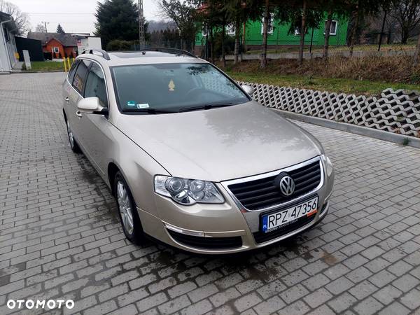 Volkswagen Passat 1.9 TDI Highline - 2