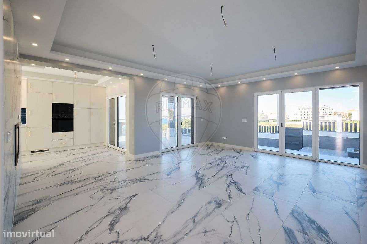 Moradia T4 para venda-12