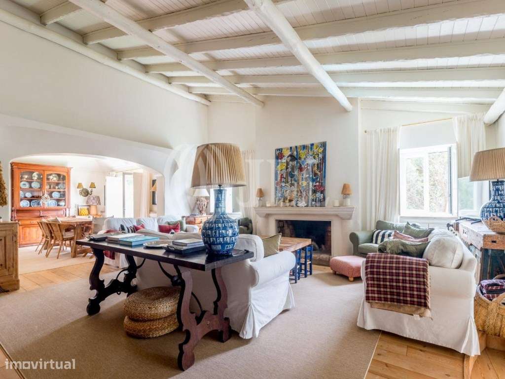 Moradia T6 com jardim e piscina no Estoril em Cascais-5