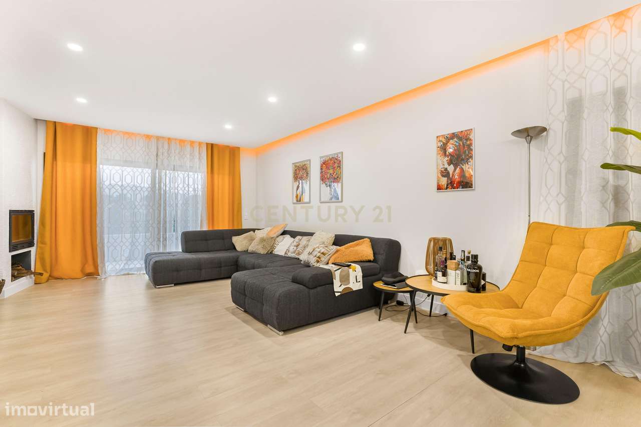 Qualidade de Vida e Bom Gosto nos Jardins de Santiago - 4 Quartos e 3-4