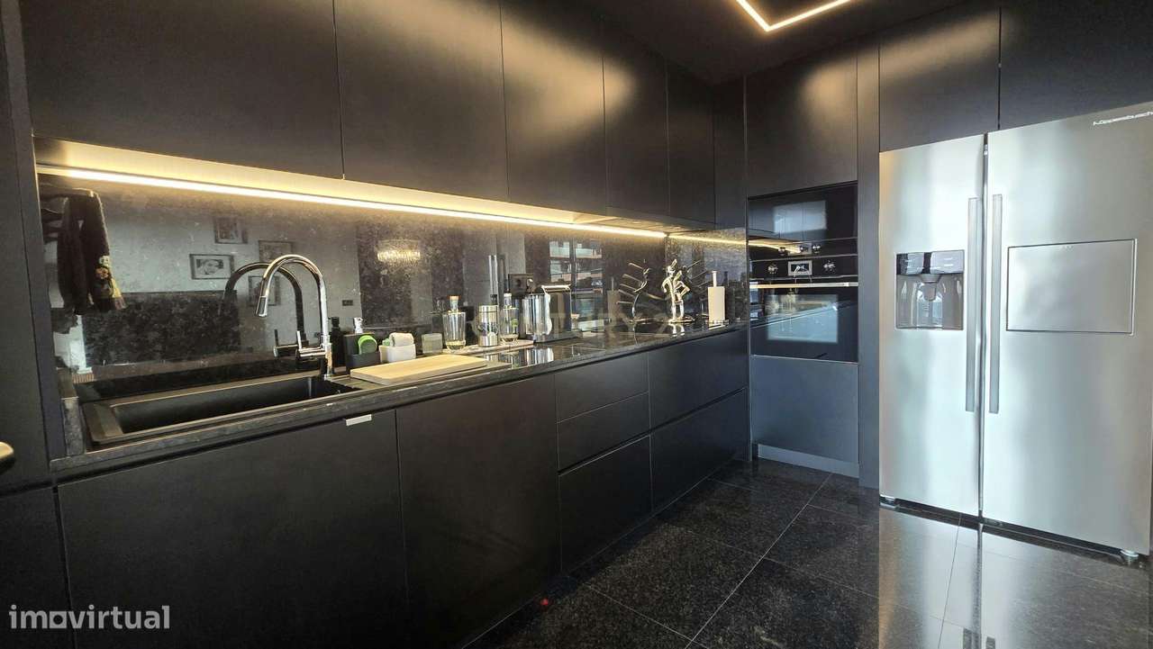 Apartamento Moderno com Vista Panorâmica em São Martinho, Funchal - Grande imagem: 5/14