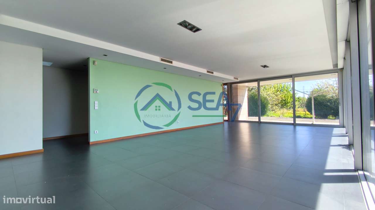 Moradia T6 com grande terreno, Meadela-8