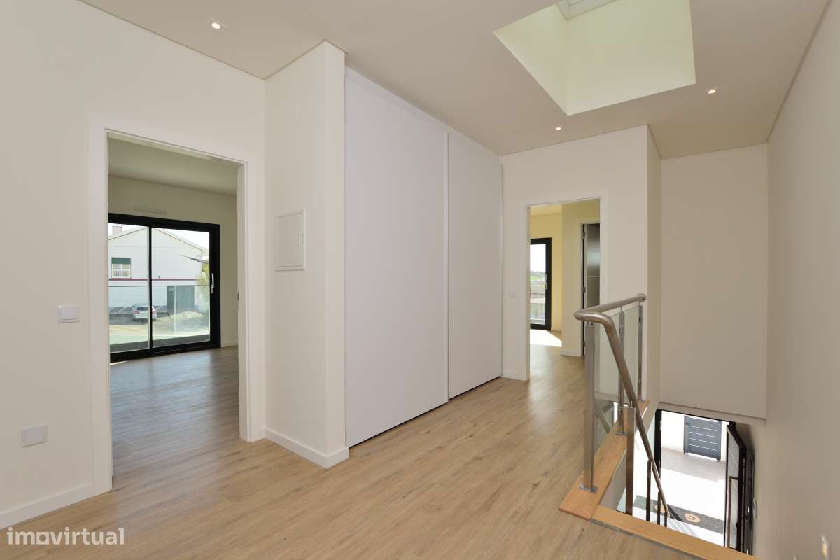 Moradia T4 c/ Certificação Energética A+ | Aveiras de Cima-25