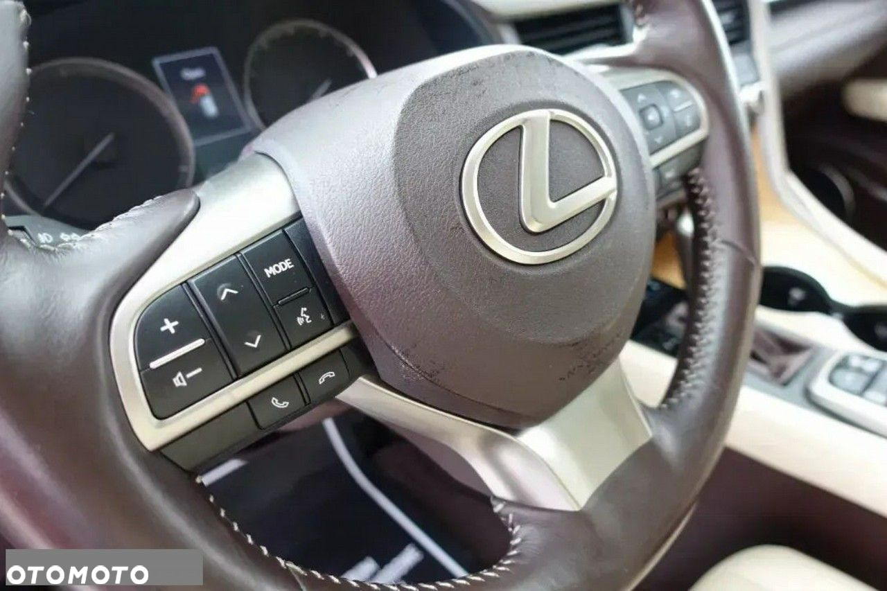 Lexus RX - 23