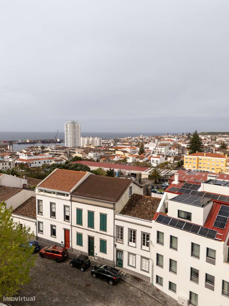 Moradia no Alto da Mãe de Deus – Ponta Delgada-4