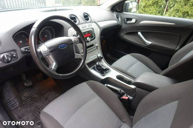 Ford Mondeo - 9