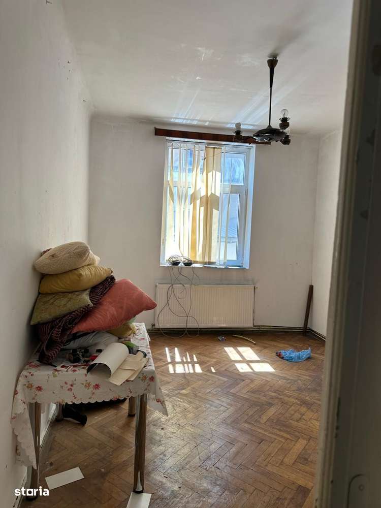 Vila 7 camere zona Dacia - Piata Spaniei - Imagine principală: 3/8