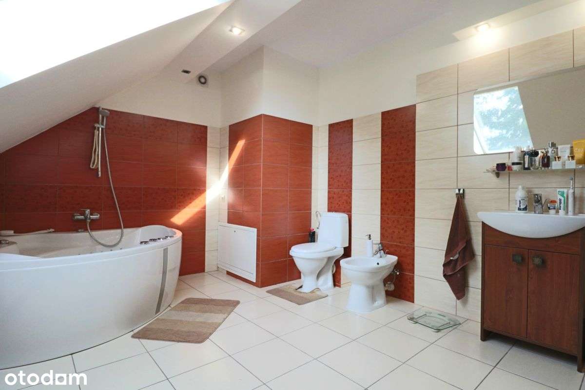 Komfortowy dom jednorodzinny w Strzeszowie-15