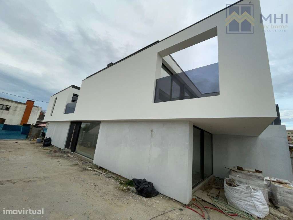 Moradias de Luxo T4 +1 a 500 metros da praia em Canidelo-59