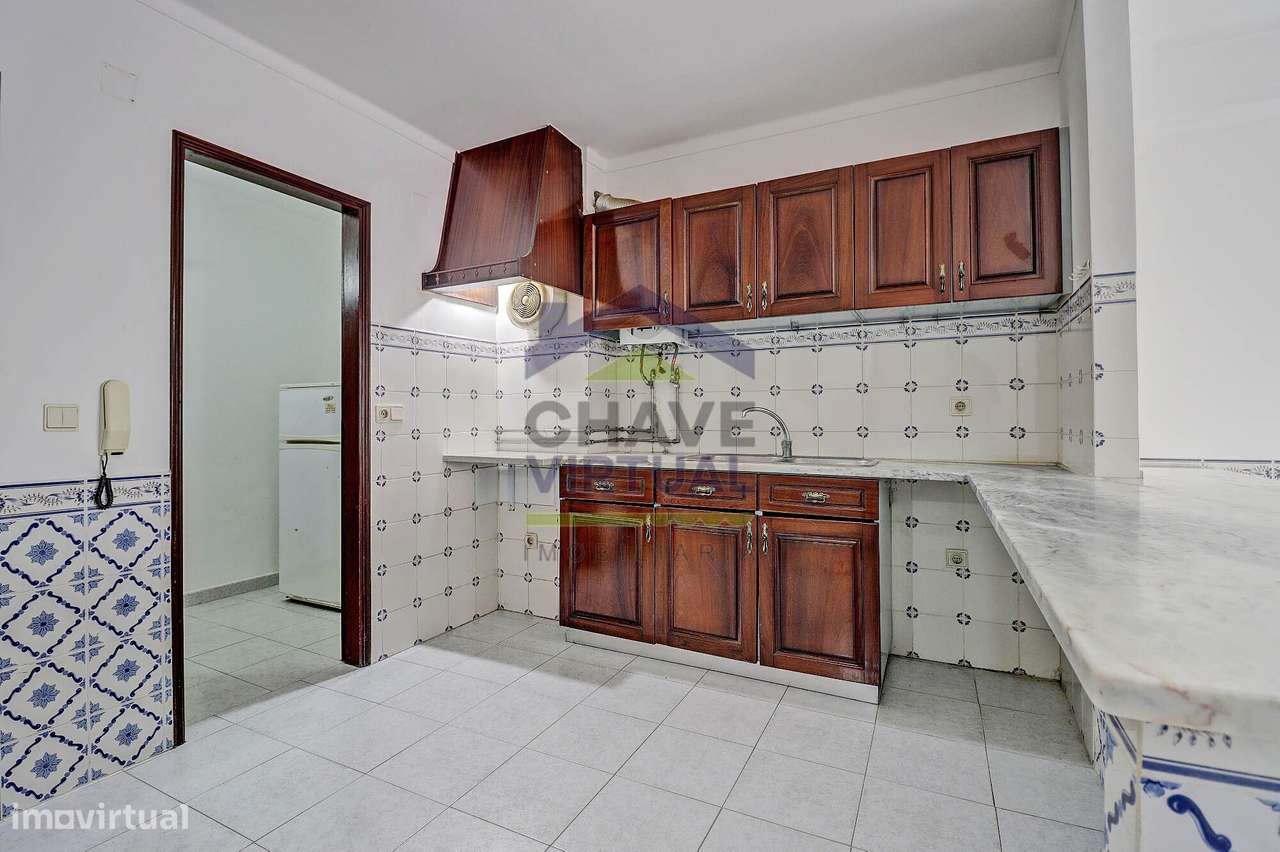 Apartamento T1 com Garagem junto à Praia - Areia Branca - Lourinhã - Grande imagem: 2/18