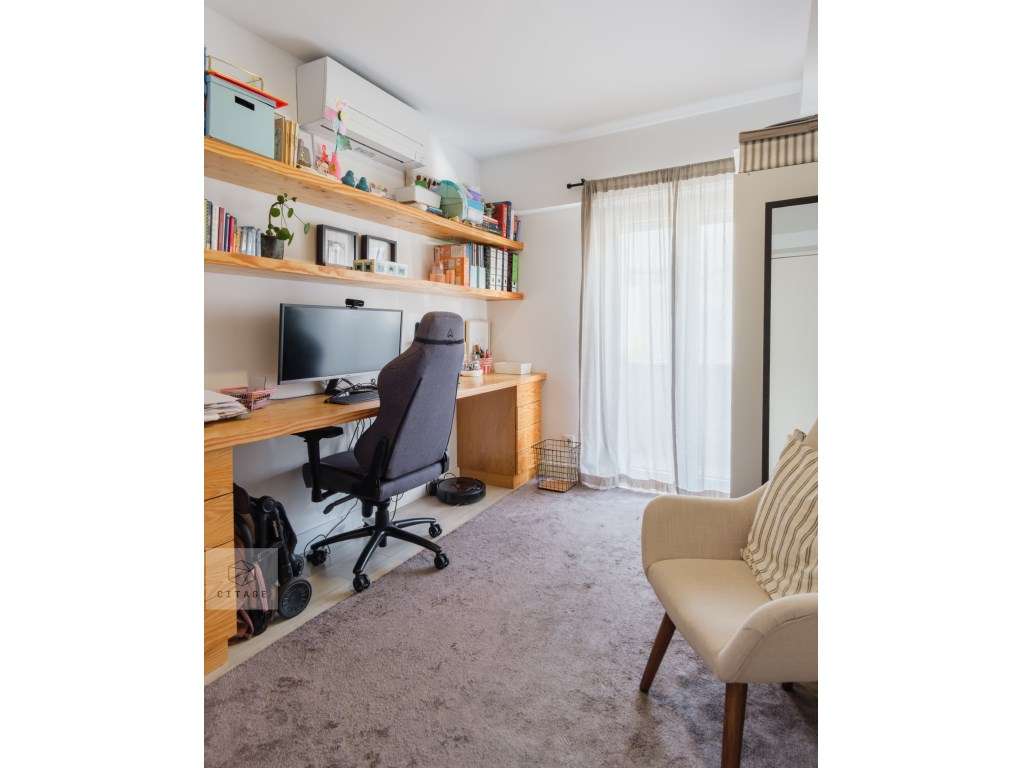 Apartamento T3 com garagem Amoreiras-33