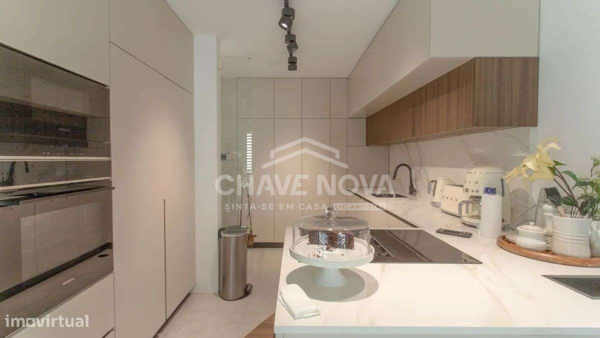 Moradia T3 com 4 casas de banho e piscina na Madalena-39