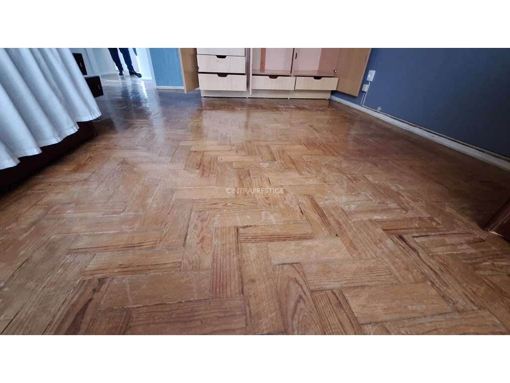 Moradia T4 com quintal e garagem em Algueirão-15