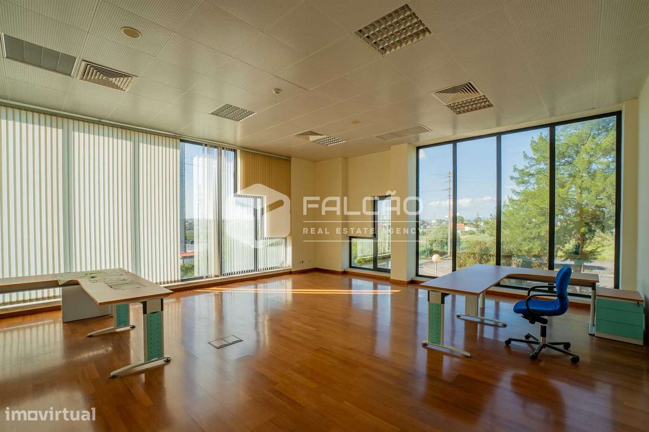 Armazém  Venda em Romeira e Várzea,Santarém-20