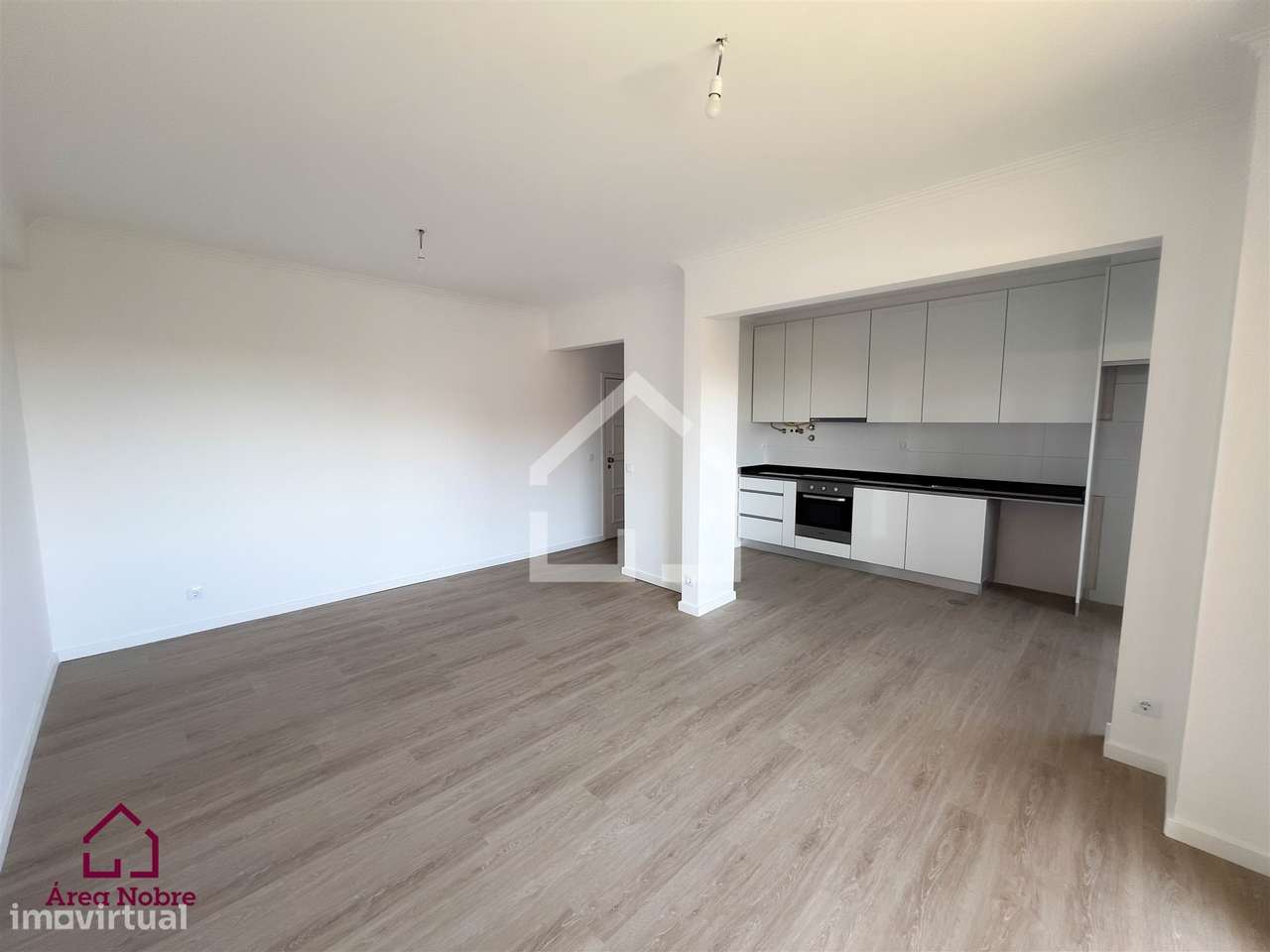 Renovado Apartamento T2 para Arrendamento - Grande imagem: 3/17