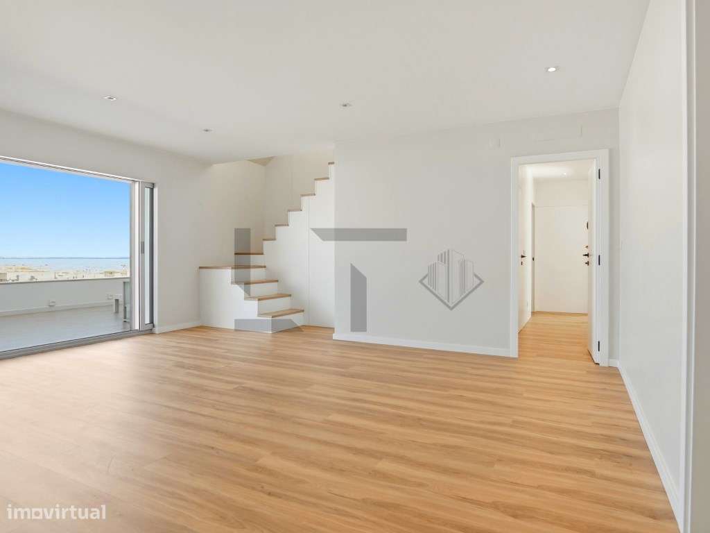 Penthouse T3 (possível T4) com Terraço, plena vista Rio e Garagem, ...-22