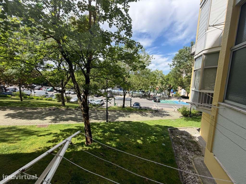 Amadora Metro Reboleira, T2, R/c Alto, excelente oportunidade!-13