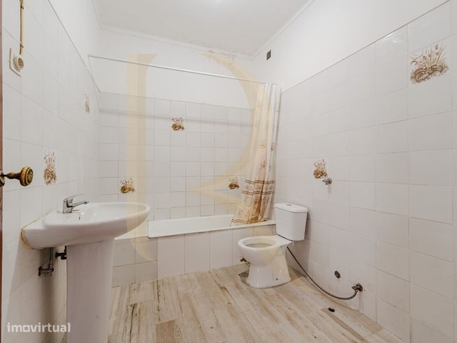 Apartamento T3 com elevador nas Paivas - Amora-7