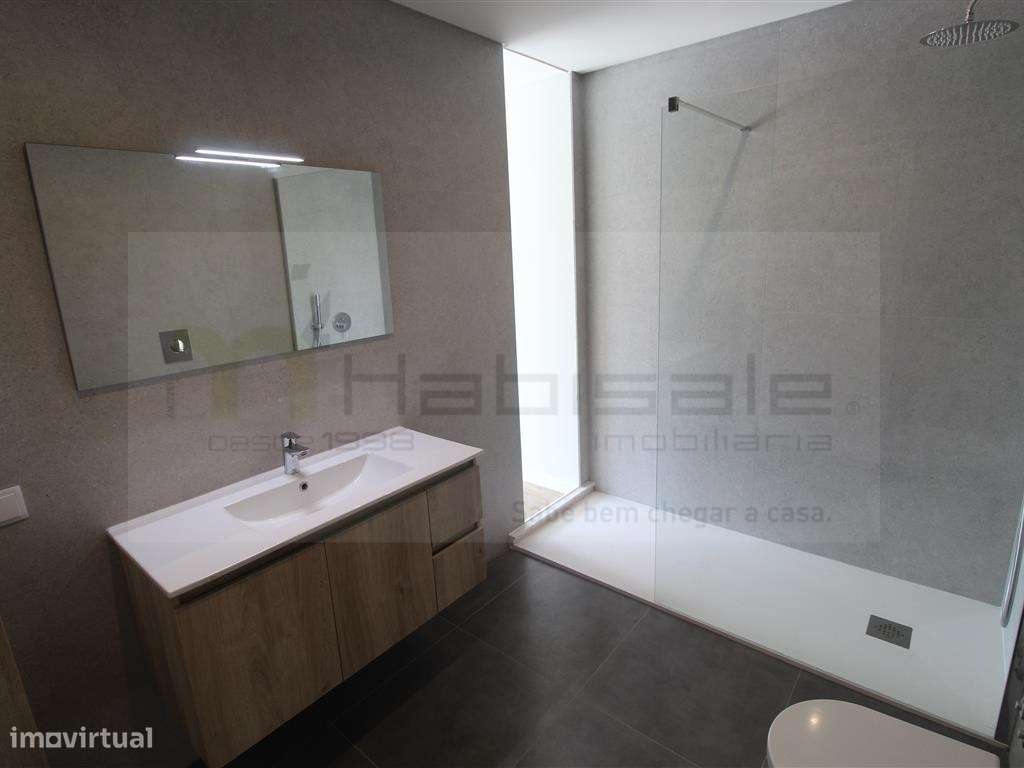 Moradia V3 +1 com piscina em Barcarena-18