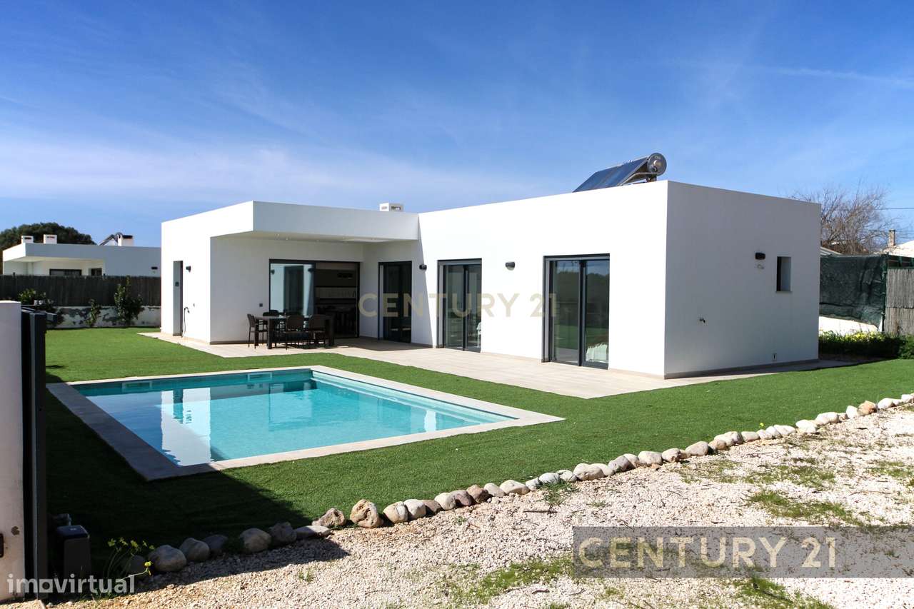 Luxo e Tranquilidade em Sagres: Uma Moradia Contemporânea à espera de-34