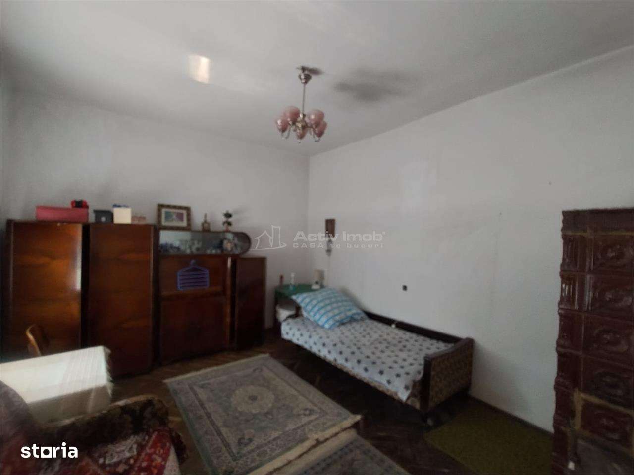 Caransebes, Casa cu Teren de 585 Mp, Zona Sesu Rosu - Imagine principală: 3/18