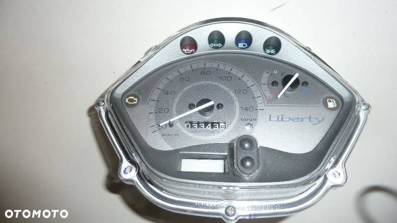 Piaggio Vespa Beverly  Liberty  licznik zegar szybka osłona - 3