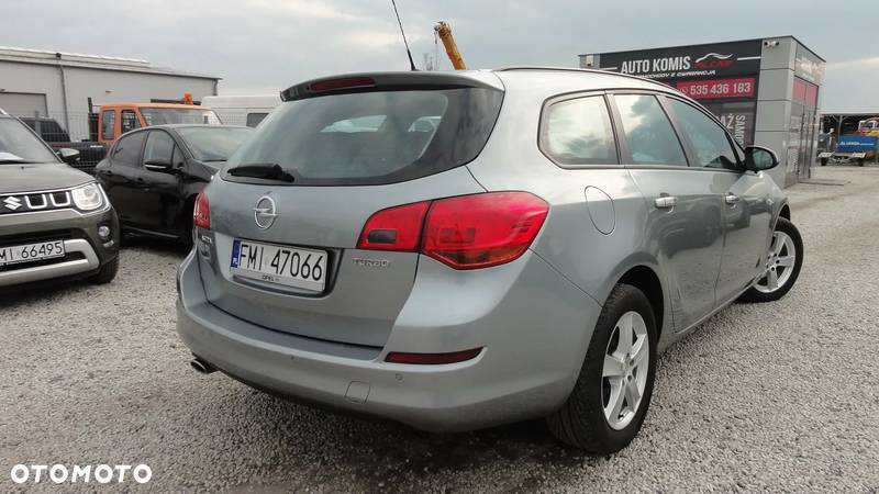 Opel Astra IV 1.4 T Cosmo - 3