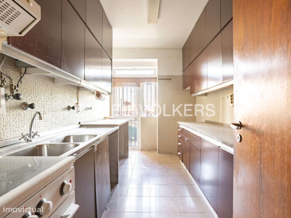 T3 com Terraço Privativo nas Avenidas Novas Oportunidade de Remodel...-5