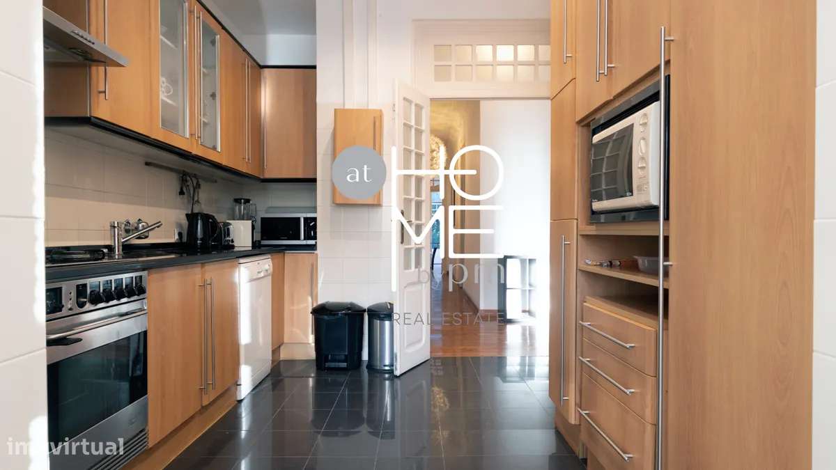 Av. Luís Bívar | T3 + 1 de charme em Lisboa-26