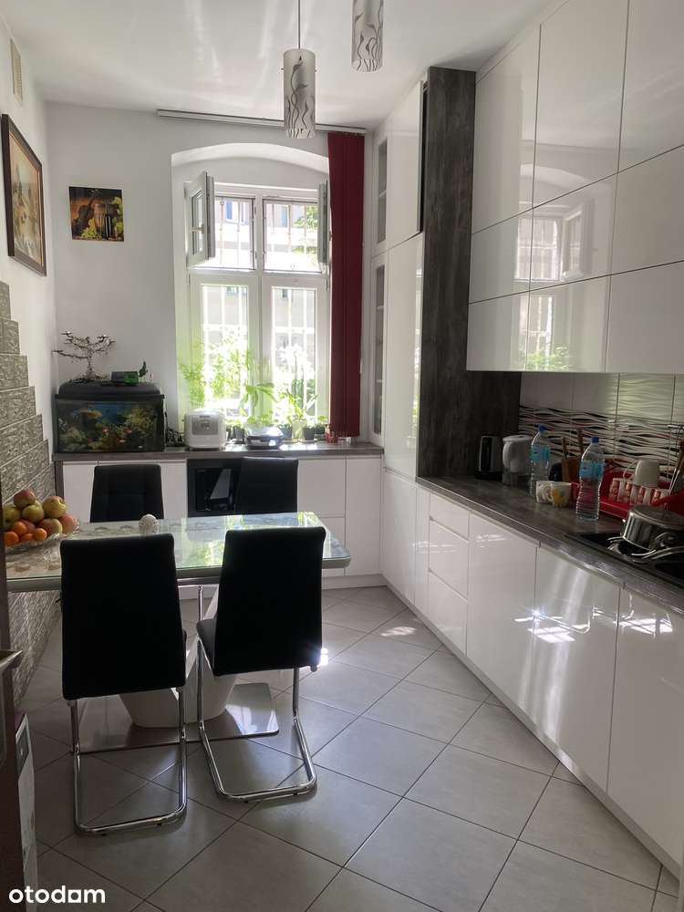 Piękne , przestronne mieszkanie-0