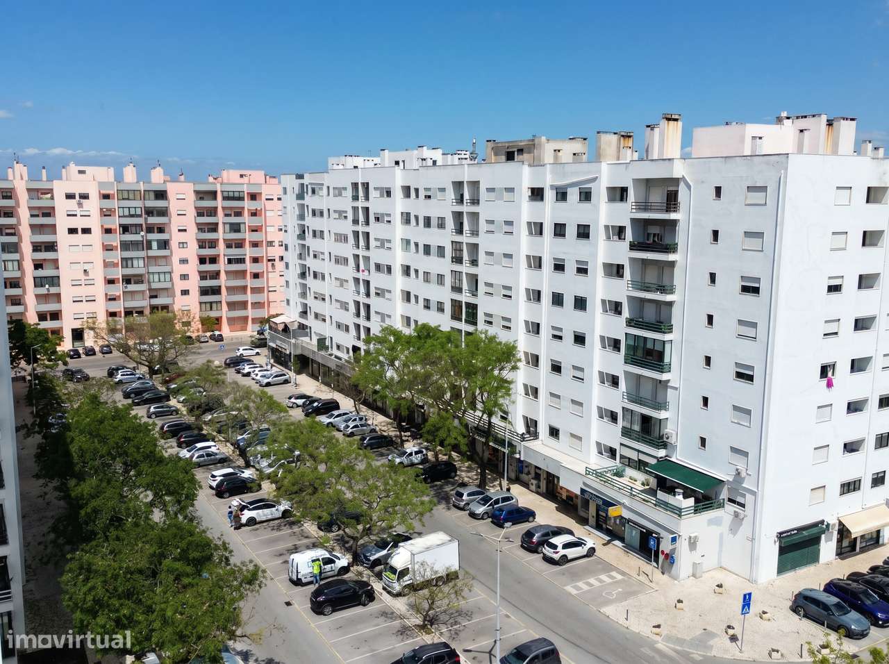 T3 com varanda, garagem, localização privilegiada e 128 m²!-22