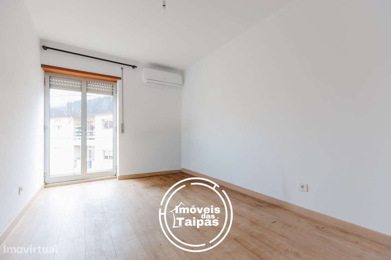 Vende-se Apartamento Duplex Centro das Taipas-16