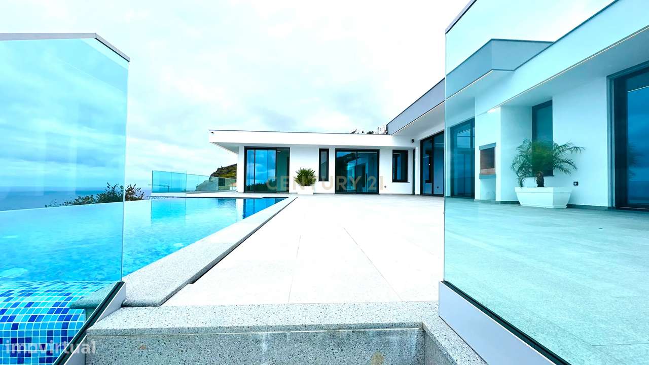 Casa Isolada Moderna na Calheta, Ilha da Madeira - Grande imagem: 5/40