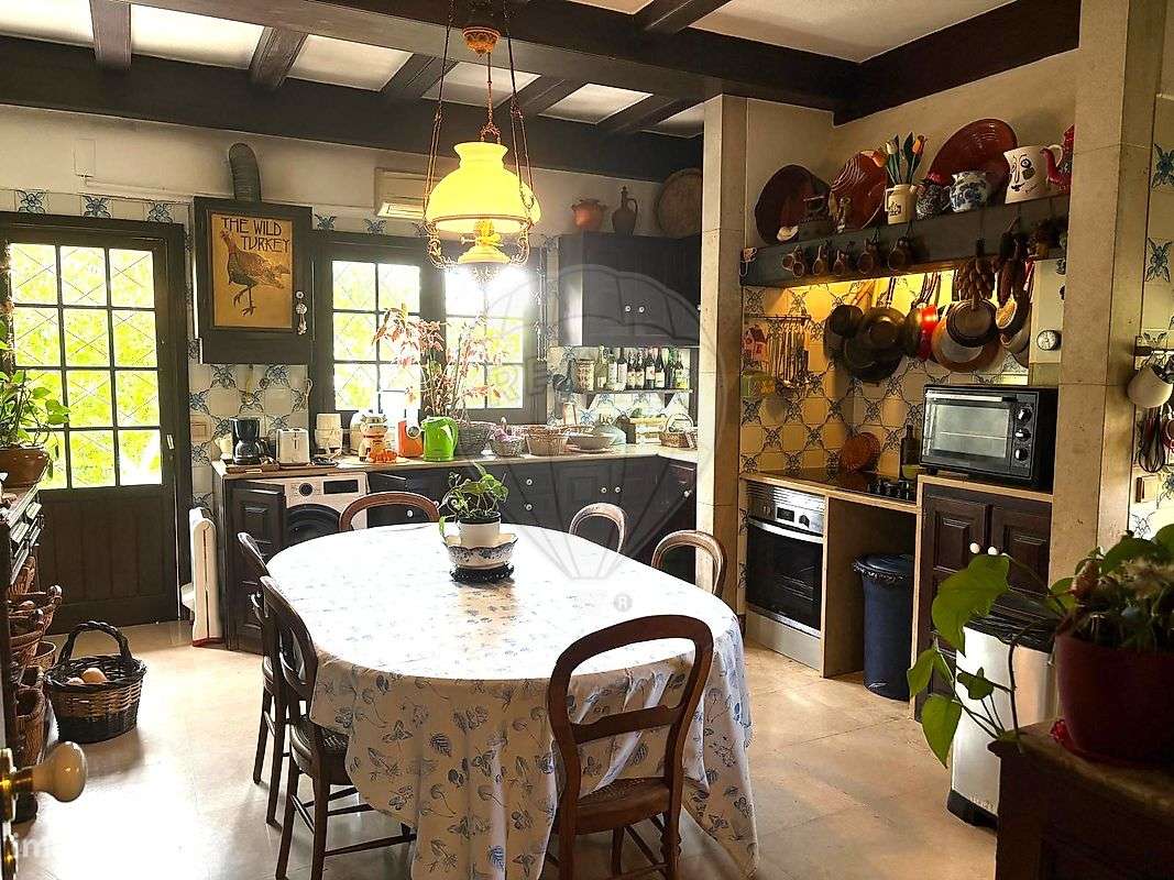 Moradia T6 para venda-5