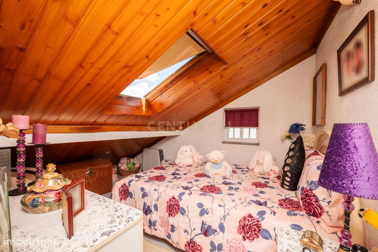 Moradia T4+1 para venda em Queijas.-22