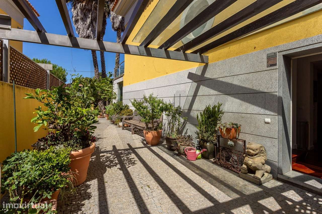 Moradia T4 de luxo em condomínio privado no Estoril - Grande imagem: 5/39