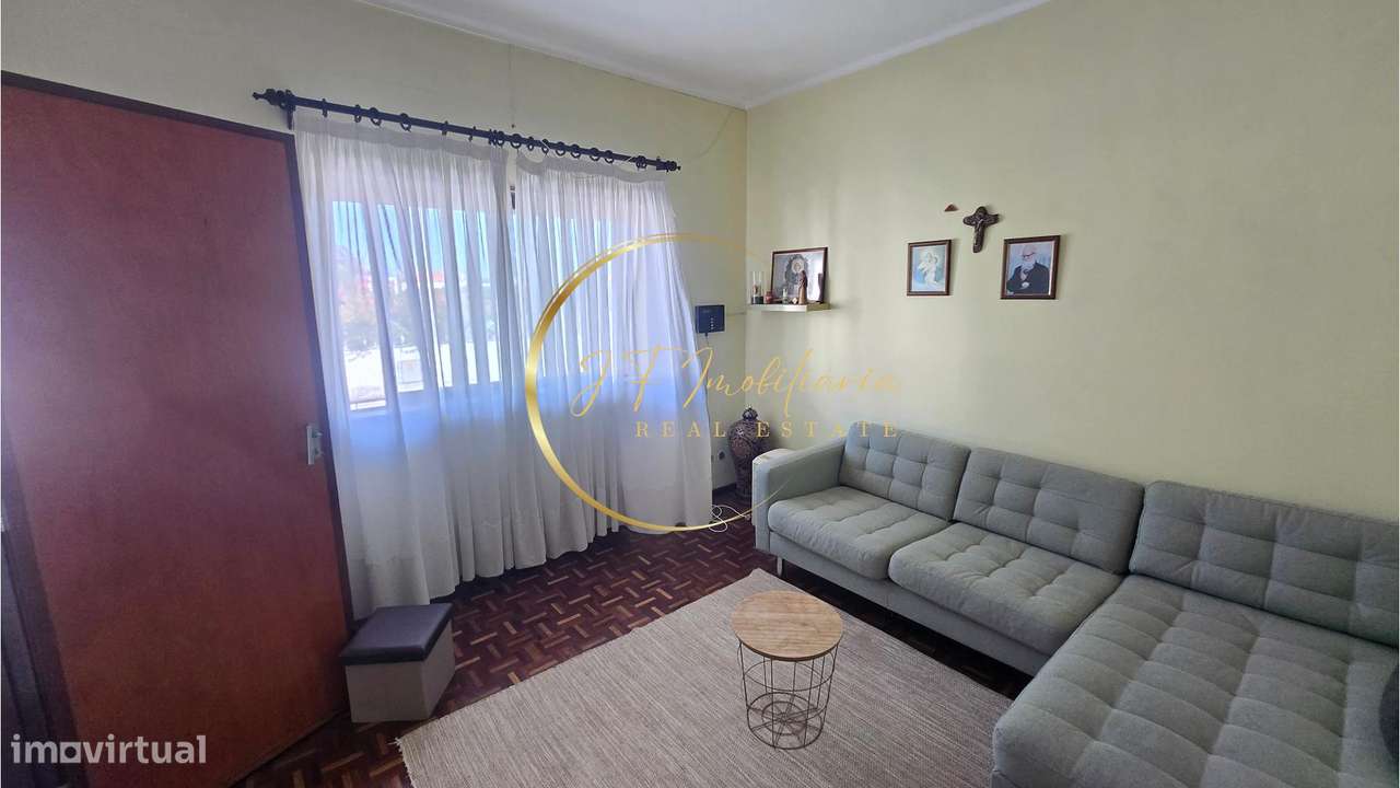 Moradia Geminada T4 com armazem-33