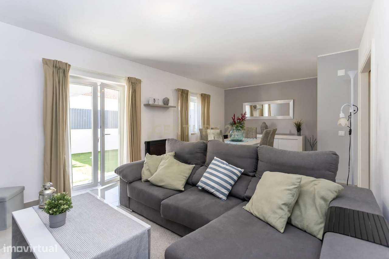 Moradia em banda T3 no Alto do Moinho-10