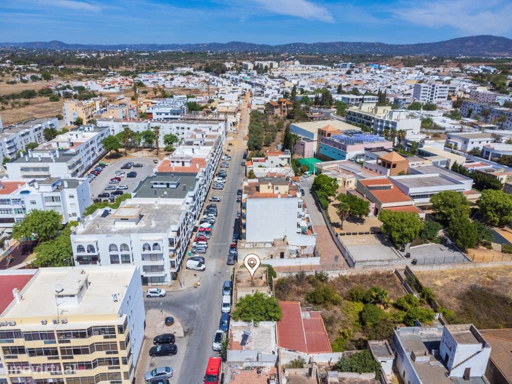 Terreno com Casa em ruínas no Centro de Olhão-17