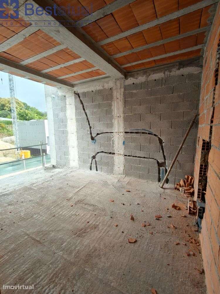 Moradia T 3 em fase de construção - Ótimos Acabamentos-26