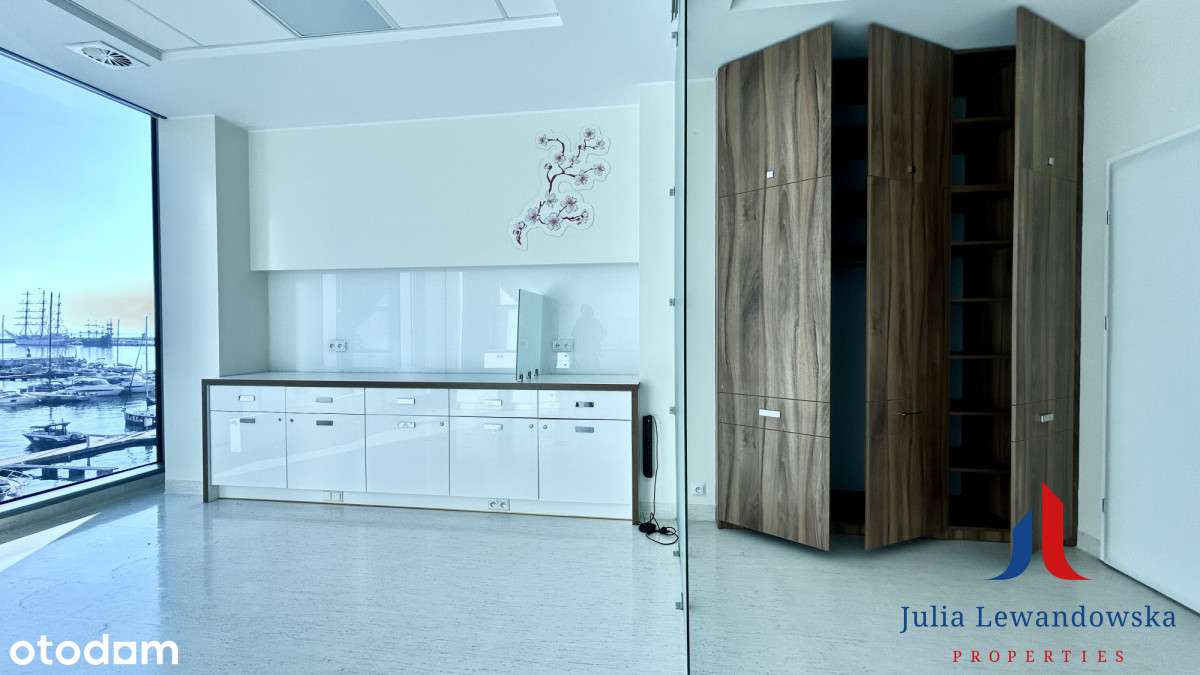 Prywatny gabinet medyczny z widokiem na marinę - Pełny obrazek: 5/19