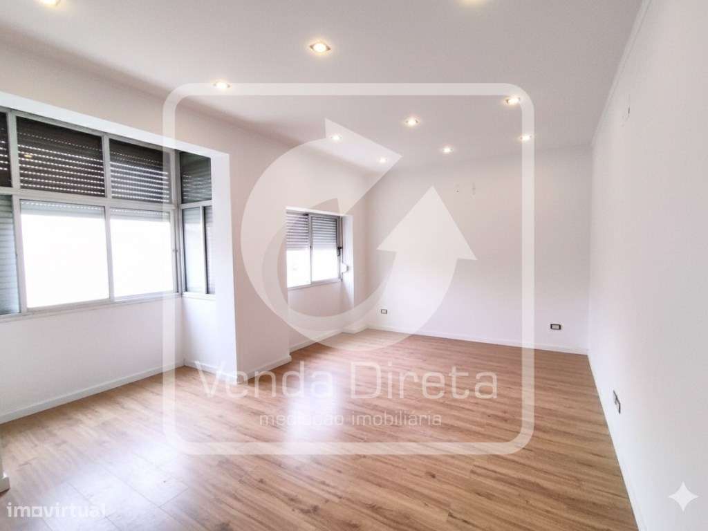Apartamento T2 Remodelado no Lavradio - Grande imagem: 2/21