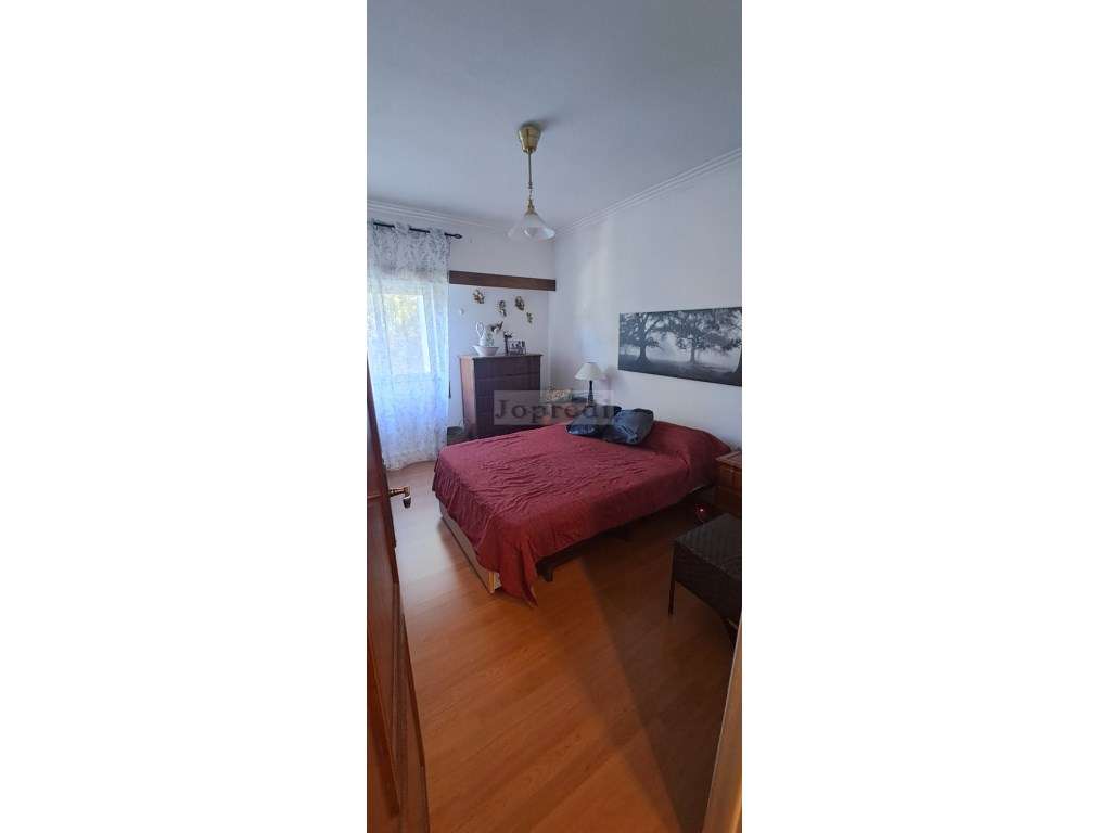 T3 com garagem e arrecadação na Estrada Portela em Carnaxide-5