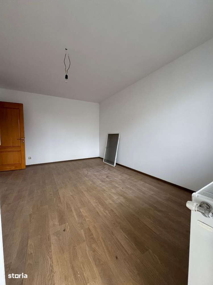 Apartament cu 4 camere, localizat în Oraș Târgu Ocna. - Imagine principală: 5/11
