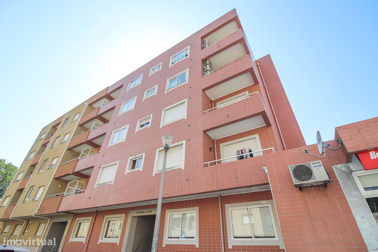T2 com Fantástico Terraço | Junto ao Centro de Valongo-20
