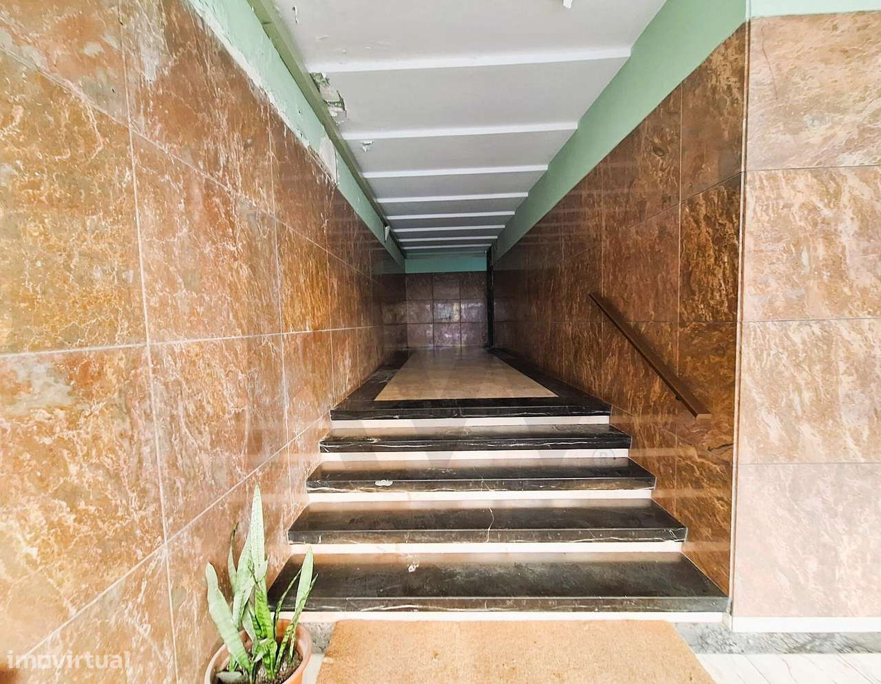 T1 | Arroios | Praça do Chile | Para renovação | Prédio com elevador-3